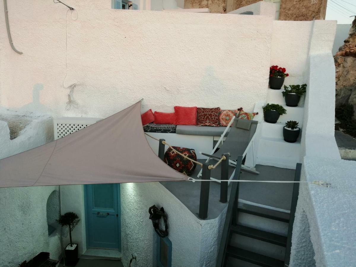 Santorinian Lava House Villa Pírgosz Kültér fotó