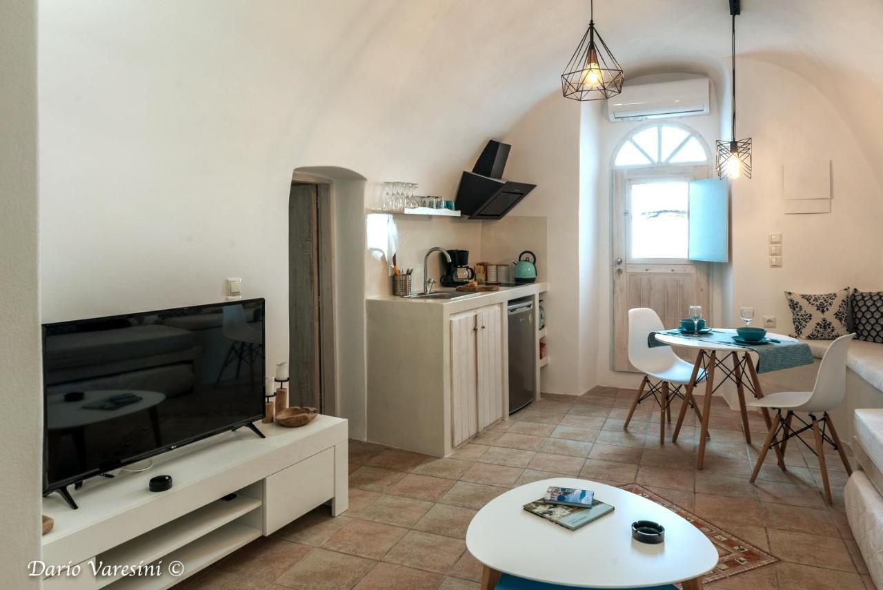 Santorinian Lava House Villa Pírgosz Kültér fotó