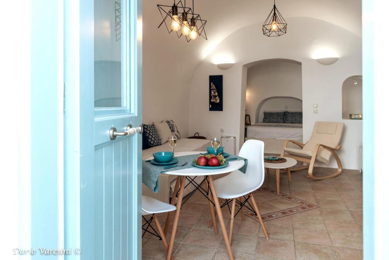 Santorinian Lava House Villa Pírgosz Kültér fotó
