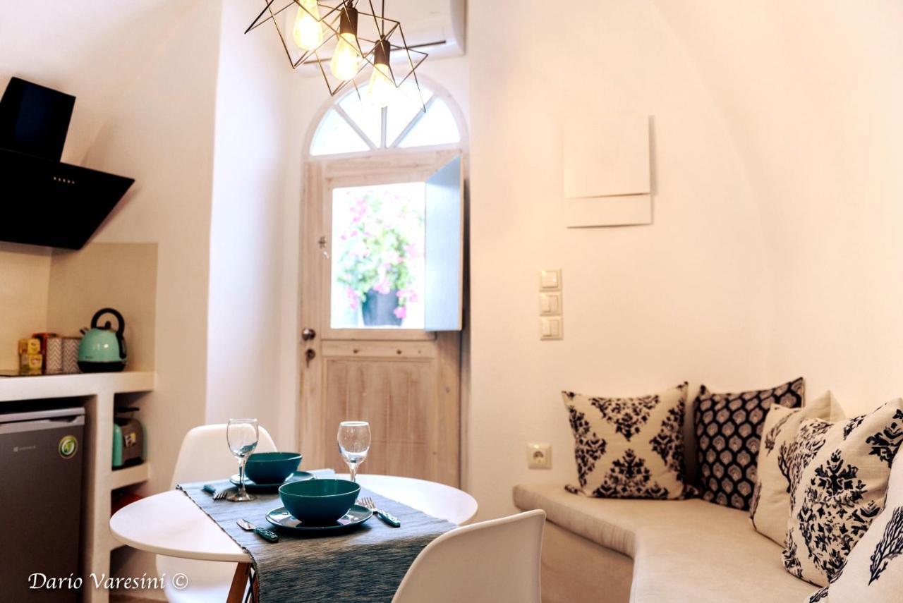 Santorinian Lava House Villa Pírgosz Kültér fotó