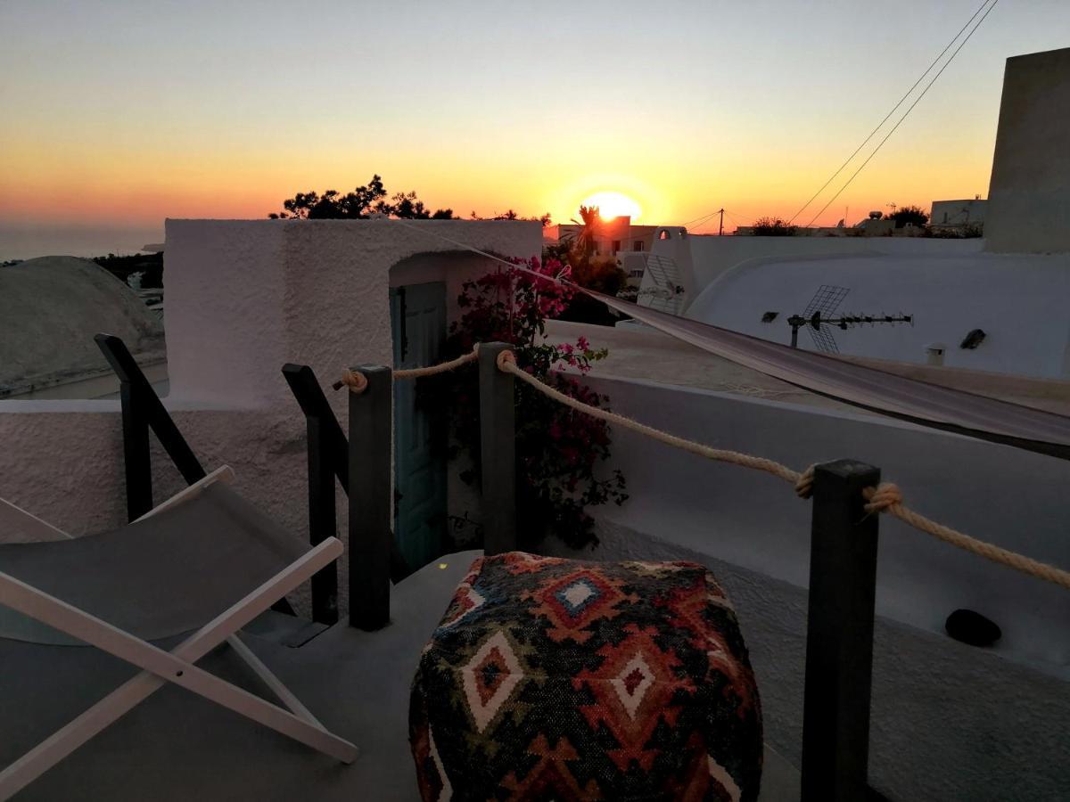 Santorinian Lava House Villa Pírgosz Kültér fotó