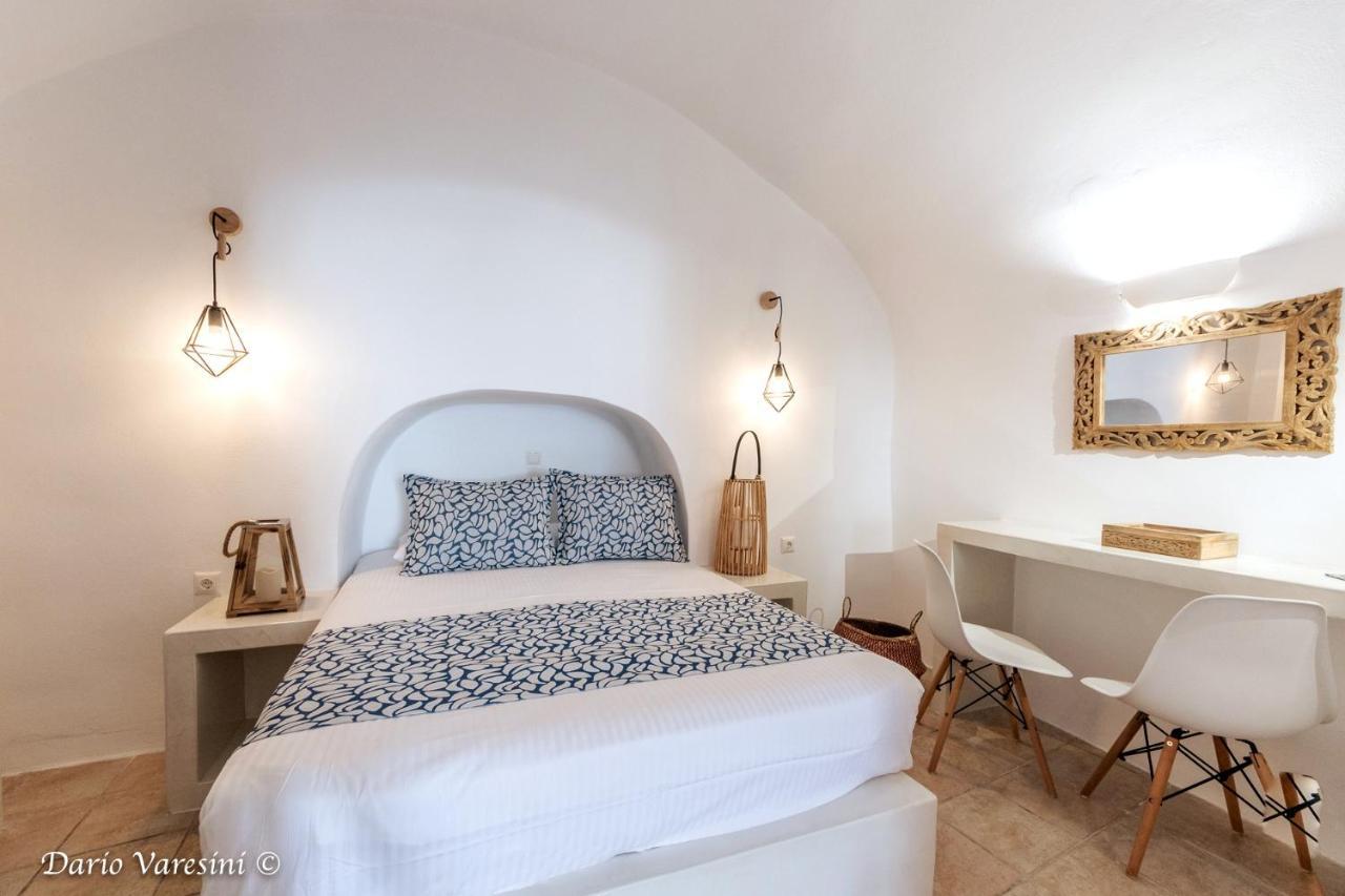 Santorinian Lava House Villa Pírgosz Kültér fotó